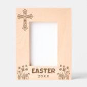 Personalized Easter Cross with Daffodils レーザー彫刻フレーム (正面)