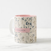 Personalized Elegant Blue & Beige Wildflower ツートーンマグカップ (正面左)
