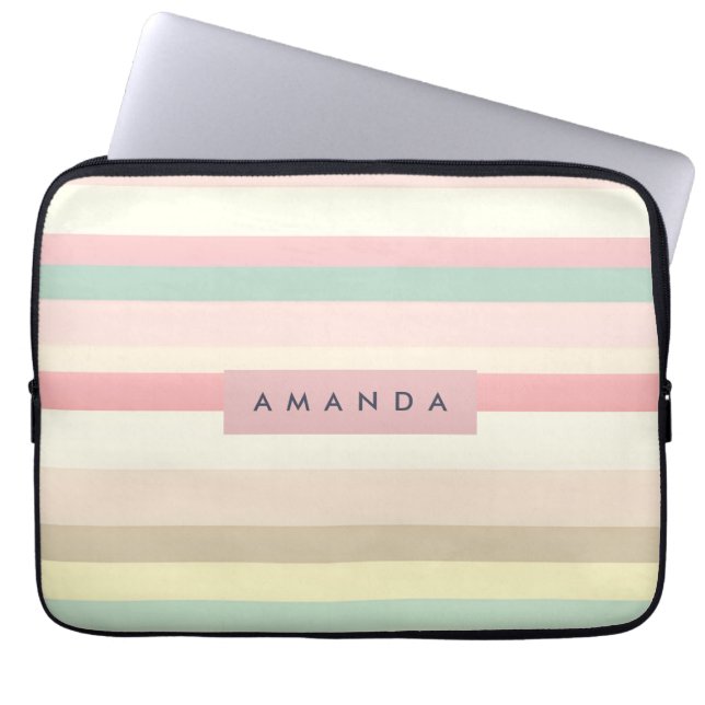 Personalized Elegant Pastel Macaron Stripe ラップトップスリーブ (正面)
