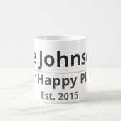 Personalized Family Mug – Custom Family Name & Yea コーヒーマグカップ (中央)
