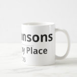 Personalized Family Mug – Custom Family Name & Yea コーヒーマグカップ<br><div class="desc">Add a warm personal touch to your home with this personalized family mug. Designed with a clean, modern layout, this custom mug features a family name, a cozy phrase, and an established year — making it a thoughtful piece for everyday home use. Perfect as a housewarming gift, family keepsake, or...</div>