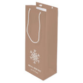 Personalized Family Name Merry Christmas Snowflake ワインギフトバッグ (正面アングル)