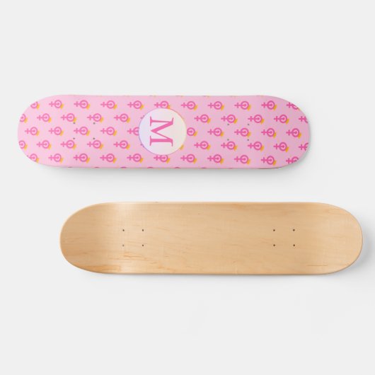 Personalized Feminist Pink スケートボード (横)
