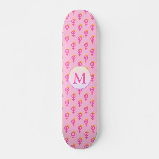 Personalized Feminist Pink スケートボード (正面)