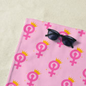 Personalized Feminist Pink ビーチタオル (インサイチュ)