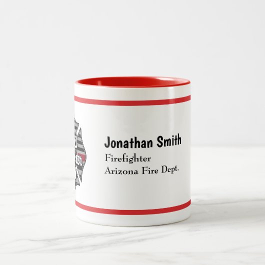 Personalized Firefighter Dad Name Thin Red Line  ツートーンマグカップ (中央)