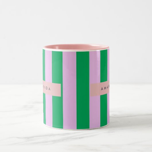Personalized Fresh Green and Pink Striped Retro ツートーンマグカップ (中央)