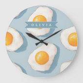 Personalized Fried Egg Pattern Fun Blue Funny  ラージ壁時計 (正面)