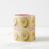 Personalized Fun Banana Slice Yellow  ツートーンマグカップ (中央)