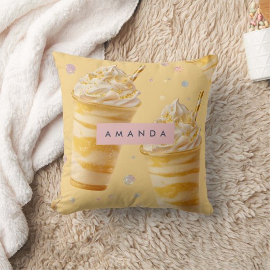 Personalized Golden Caramel Swirl Milkshake クッション (ブランケット)