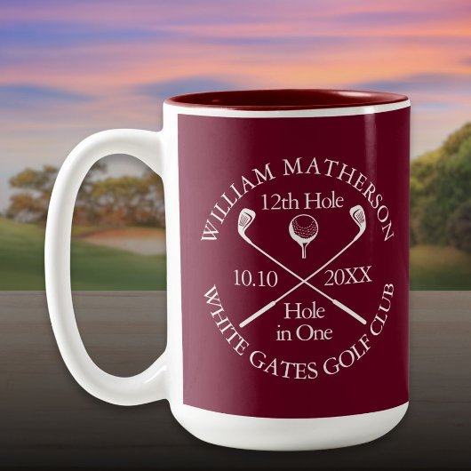 Personalized Golf Hole in One Burgundy ツートーンマグカップ