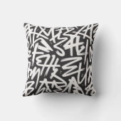 Personalized Graffiti Name Pattern — Custom Urban クッション (裏面)