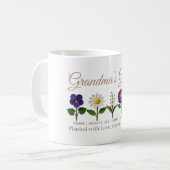 Personalized Grandma Crochet Style Birth Flower コーヒーマグカップ (正面左)
