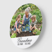 Personalized Grandma Established Photo Keepsake ラージ壁時計 (傾斜)