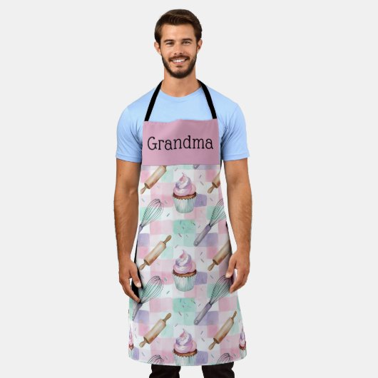 Personalized Grandma Nana Pastel Cupcake Crew エプロン (着用した状態)