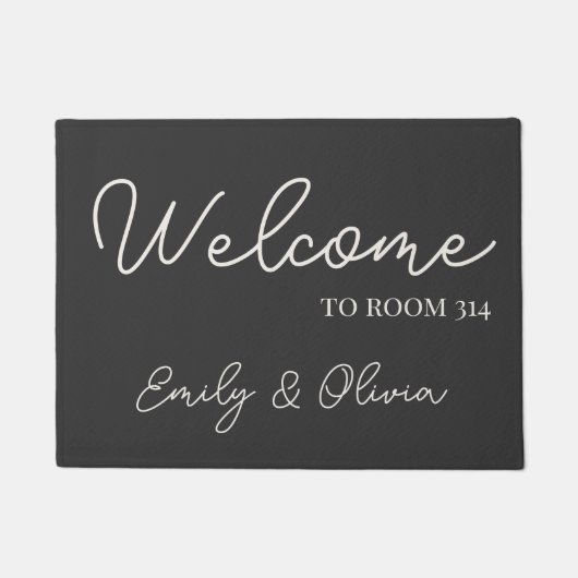 Personalized Gray Ivory Dorm Doormat with Names ドアマット (正面)