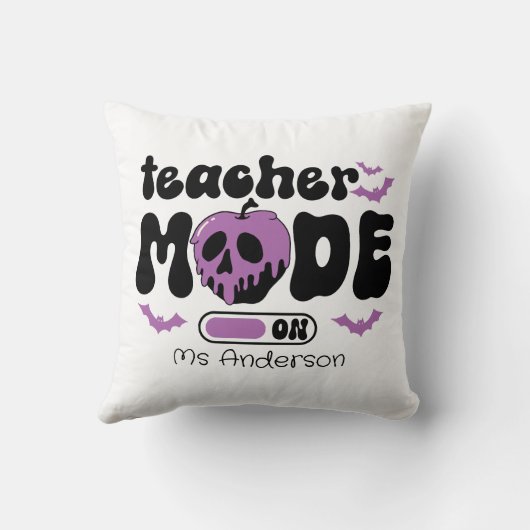 Personalized Halloween Teacher “Mode On” Apple クッション (裏面)