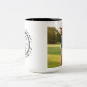 Personalized Hole in One Golf Photo ツートーンマグカップ (中央)