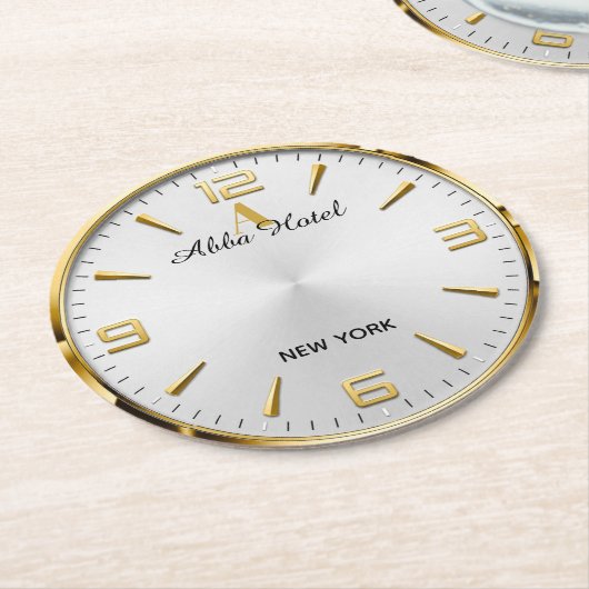 Personalized Hotel Name Luxury Gold Silver ラウンドペーパーコースター (アングル)