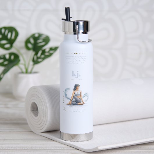 Personalized Illustrated Aquarius Zodiac Quote ウォーターボトル (ヨガ (回転後))