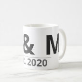 Personalized Initials Mug – Custom Letters & Year  コーヒーマグカップ (正面右)