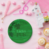 Personalized Irish Shamrock Lucky Pub Paper Plates ペーパープレート (パーティー)