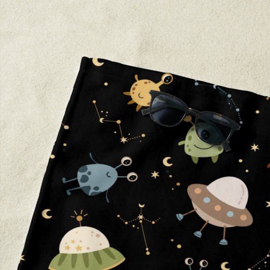 Personalized Kids' Alien & Spaceship ビーチタオル (インサイチュ)