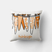 Personalized Knoxville Orange & White Pennant  クッション (裏面)