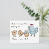 Personalized Mama Chicken Chicks – Custom Names  シーズンポストカード (スタンド正面)