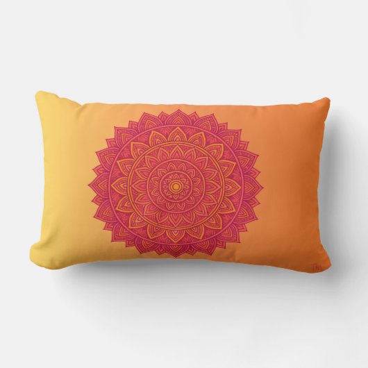 Personalized Mandala Throw Pillow – Soft Color Orn ランバークッション (正面)