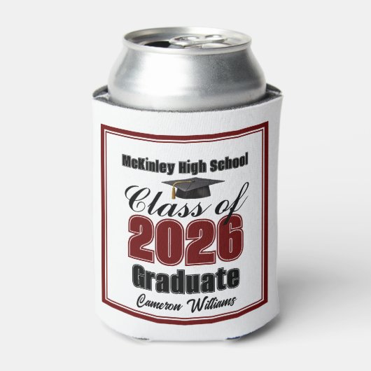 Personalized Maroon Class of 2026 Graduation Party 缶クーラー (缶正面)