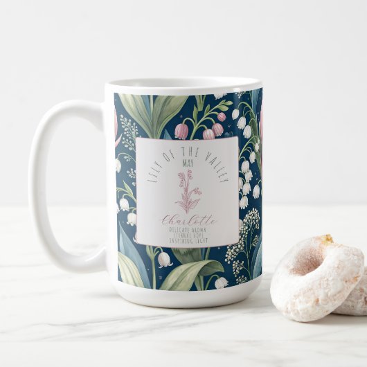 Personalized May Birth Flower コーヒーマグカップ (ドーナツ)