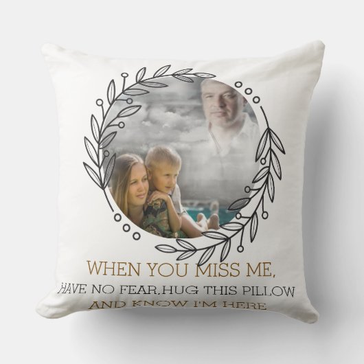 Personalized Memorial Pillow – Hug This Pillow クッション (正面)