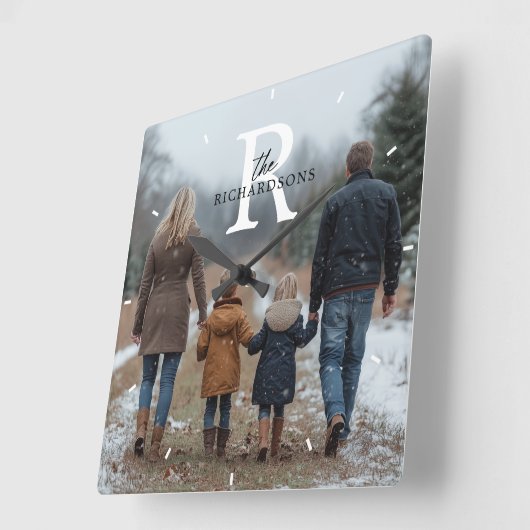 Personalized Minimalist Monogram Name Family Photo スクエア壁時計 (傾斜)