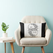  Personalized Modern Floral Family Name Monogram ランバークッション (椅子)