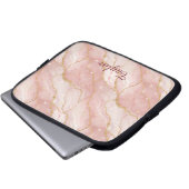 Personalized Modern Rose Quartz Marble Gold Glitte ラップトップスリーブ (正面下部)