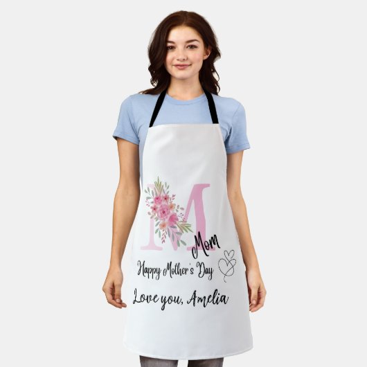 Personalized Mom Initial Apron エプロン (着用した状態)