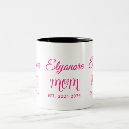 Personalized Mom Name Two Date Pink Script ツートーンマグカップ (中央)