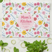 Personalized Mom’s Kitchen Floral Family Name キッチンタオル (折り畳み)