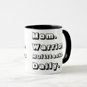 Personalized Mom Warrior Multitasking Daily Black  マグカップ (正面右)
