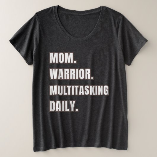 Personalized Mom Warrior Multitasking Daily Smoke  プラスサイズTシャツ (デザイン正面)