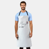 Personalized Mommy EST. Year Apron Gift For Mother エプロン (着用した状態)