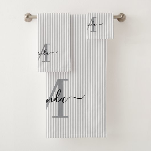 Personalized Monogram Gray & White Stripes バスタオルセット (インサイチュ)