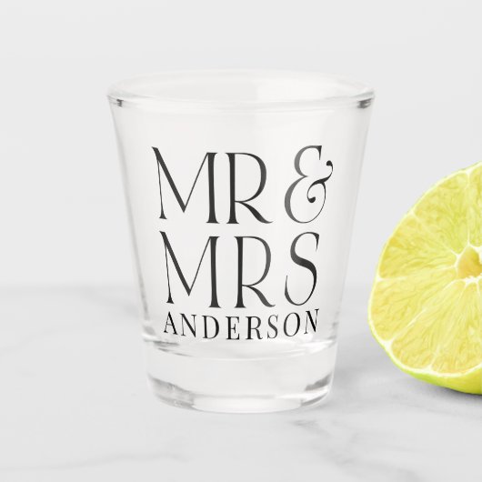 Personalized Mr & Mrs Surname & Date ショットグラス (正面)