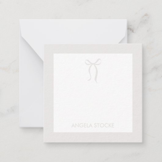 Personalized Name Neutral Bow ノートカード (正面)