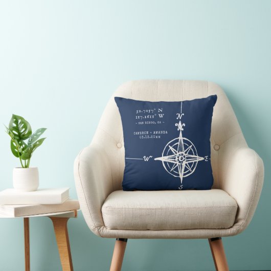 Personalized Nautical Coordinates & Compass Rose クッション (椅子)