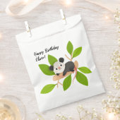 Personalized Opossum on Branch with Green Leaves フェイバーバッグ (クリップ留めされた状態)