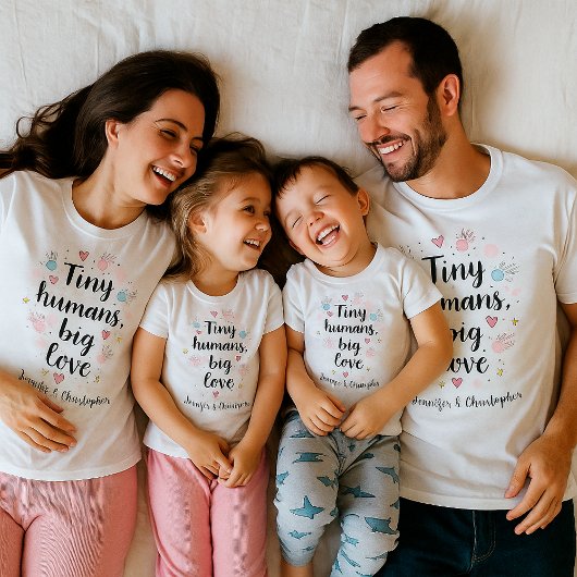Personalized Parent Gift Tiny Humans Big Love Tシャツ
