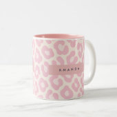 Personalized Pastel Blush Pink Leopard Print ツートーンマグカップ (正面右)