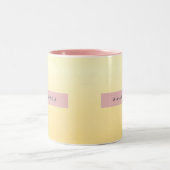 Personalized Pastel Soft Yellow Ombre ツートーンマグカップ (中央)